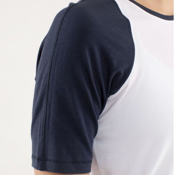 Lululemon Clari-Tee Short‎ Sleeve  White / Inkwell - Picture 7 of 8